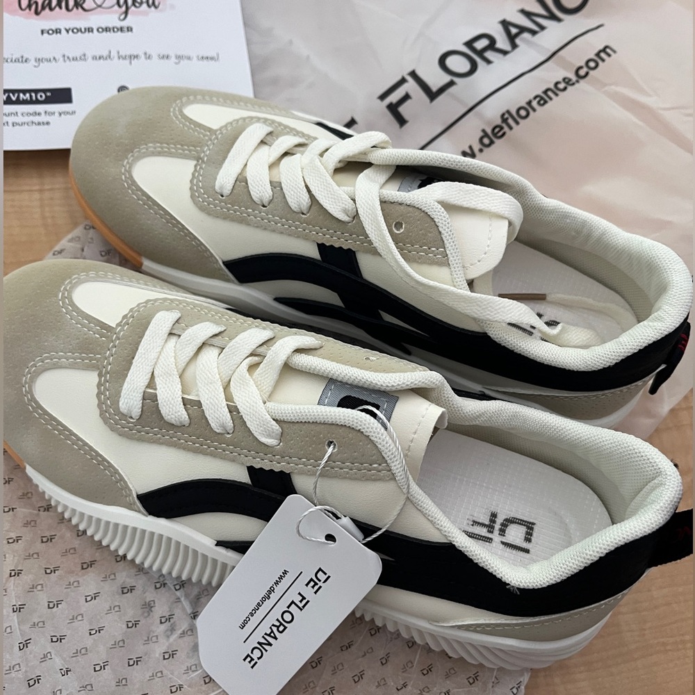 Women’s fashion sneakers SO COMFY!